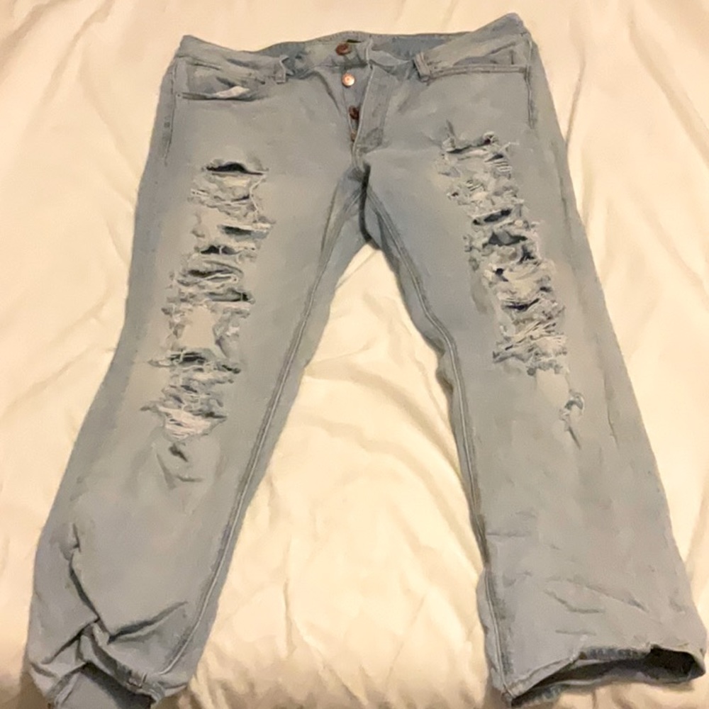 AE Tomgirl distressed jeans